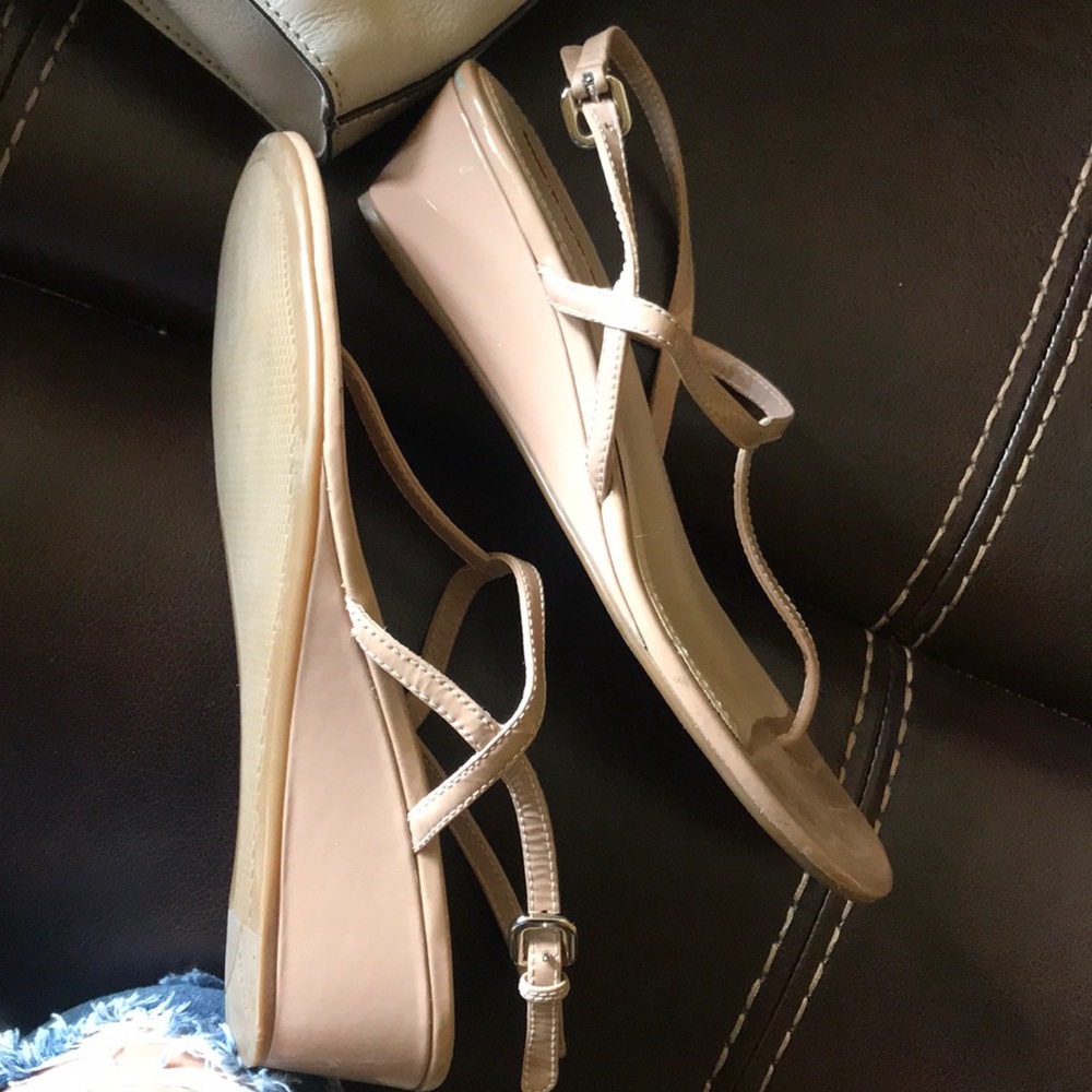 PRADA - Picture 5 of 8